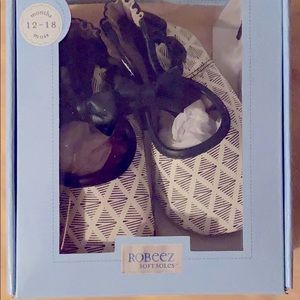 Unworn, new Robeez leather shoe; 12-18 months
